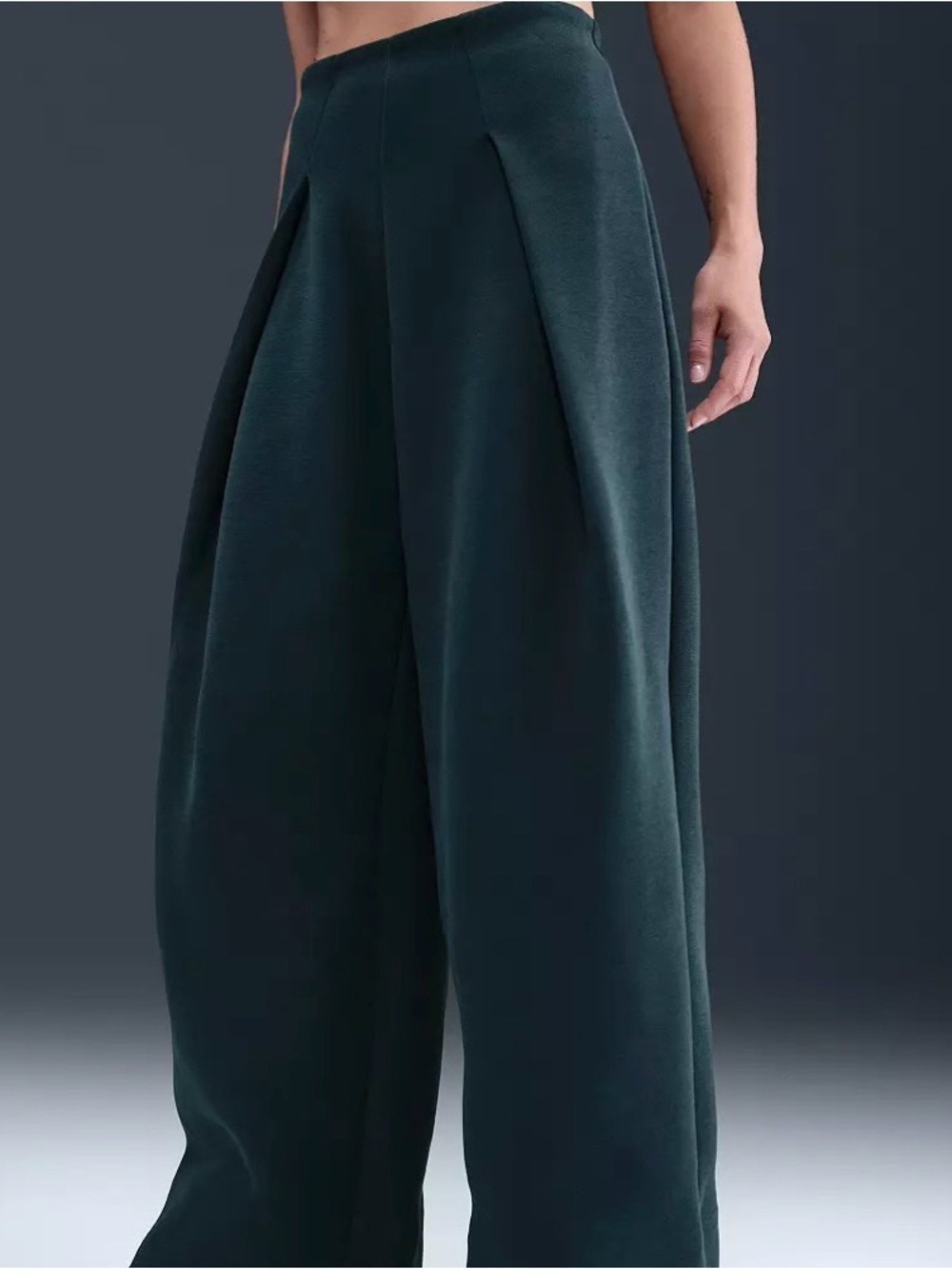 NWT Nike Women's Sportswear Tech Fleece High-Waisted Pleated Pants - L - Picture 2 of 12